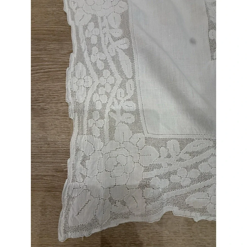 Vtg White Tablecloth Square Cotton Lace Edge  Traditional English Cottage Shabby